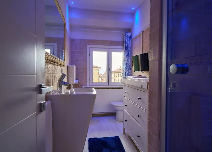 Attico Di Piazza Cima Apartamento